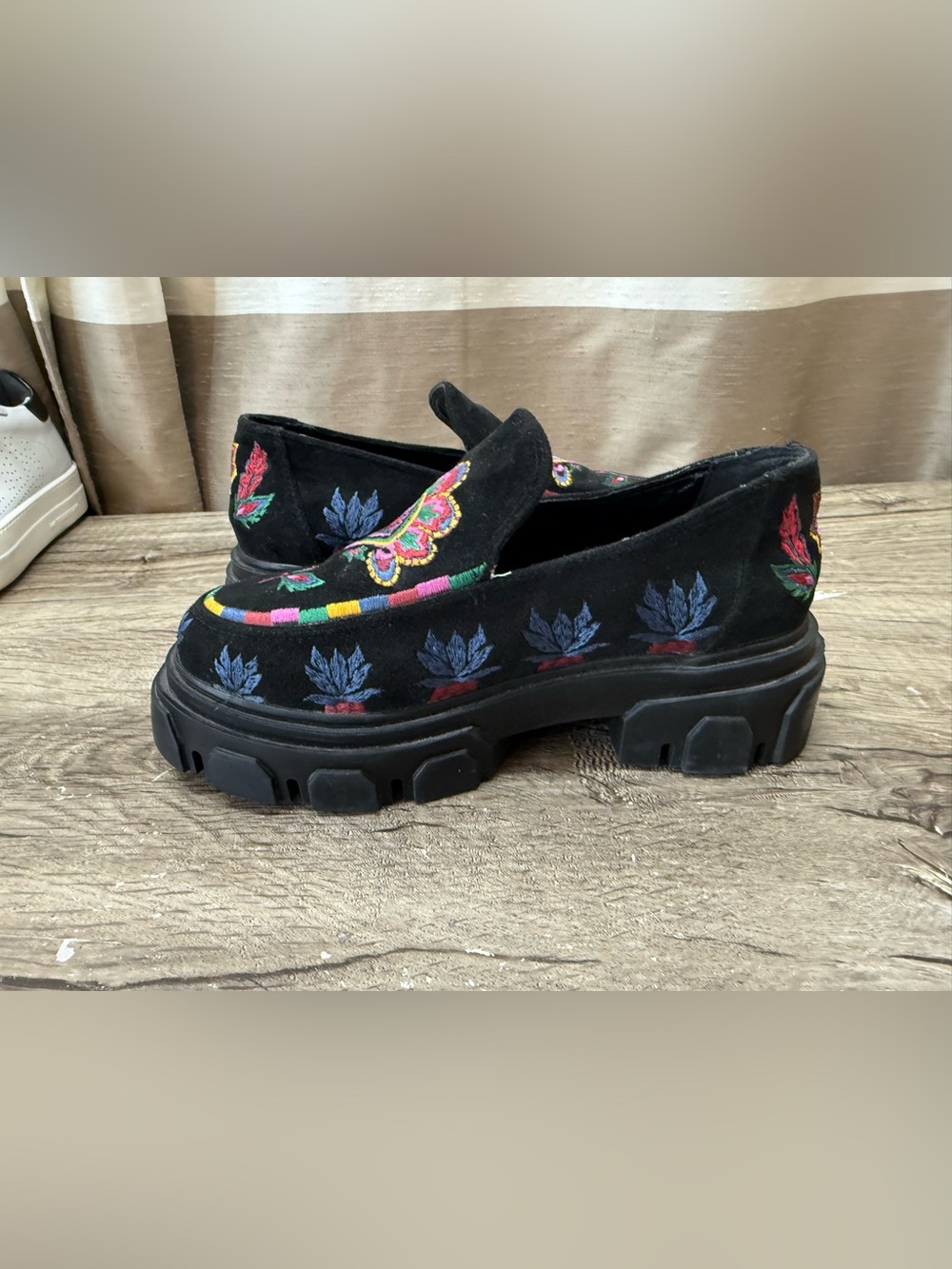 FARM Rio Black Embroidered Flats size 6 - Picture 4 of 9